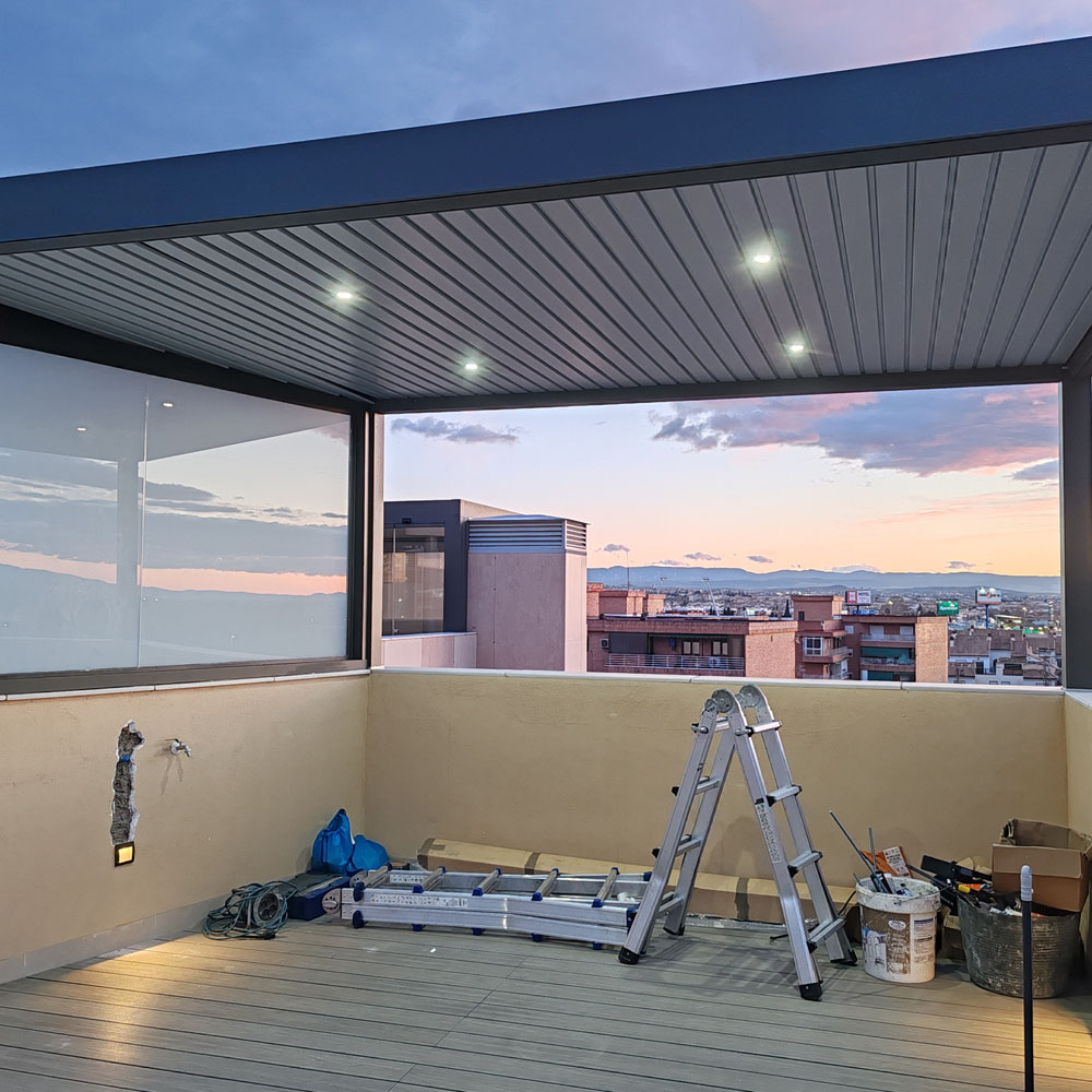 Techo bioclimático para terrazas con iluminación LED